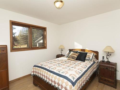 6296 Mapleward Road, Thunder Bay, ON - Indoor Photo Showing Bedroom