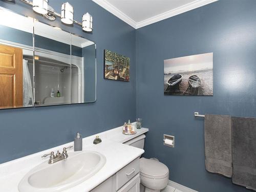 6296 Mapleward Road, Thunder Bay, ON - Indoor Photo Showing Bathroom