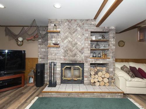 6296 Mapleward Road, Thunder Bay, ON - Indoor With Fireplace