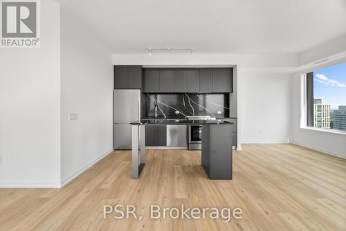 3708 - 101 Roehampton Avenue, Toronto, ON - Indoor Photo Showing Kitchen