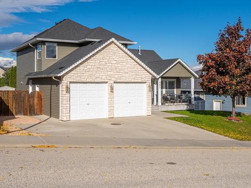 580 Raeburn Drive, Kamloops, BC - Outdoor With Facade