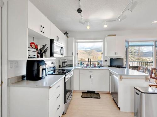 4986 Uplands Drive, Kamloops, BC - Indoor Photo Showing Kitchen