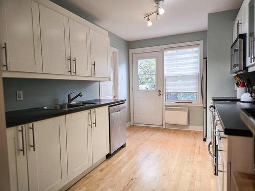 Cuisine - 1140  - 1146 Rue Argyle, Montréal (Verdun/Île-Des-Soeurs), QC - Indoor Photo Showing Kitchen With Double Sink