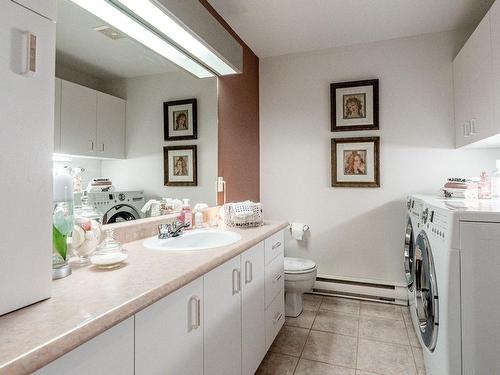 Powder room - 629 Rue Drapeau, Sherbrooke (Les Nations), QC - Indoor Photo Showing Laundry Room