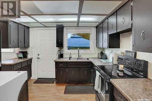 203 Church Drive, Regina, SK - Indoor Photo Showing Kitchen