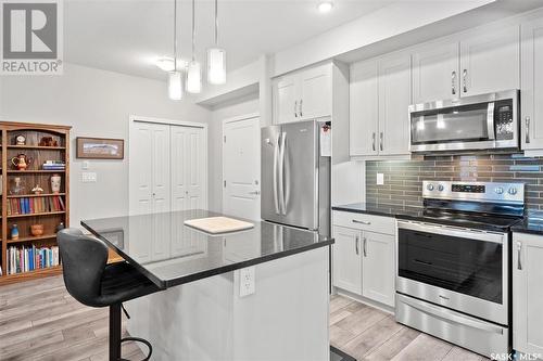 309 322 Saguenay Drive, Saskatoon, SK - Indoor Photo Showing Kitchen With Stainless Steel Kitchen With Upgraded Kitchen