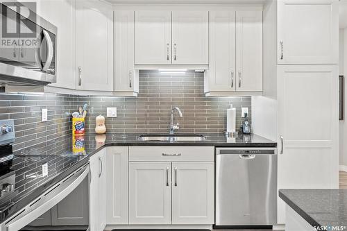 309 322 Saguenay Drive, Saskatoon, SK - Indoor Photo Showing Kitchen With Stainless Steel Kitchen With Upgraded Kitchen