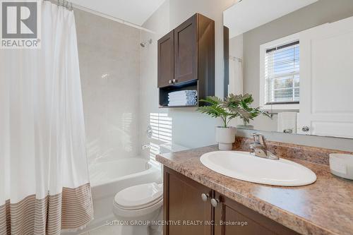 47 Little Ryan'S Way, Bracebridge, ON - Indoor Photo Showing Bathroom