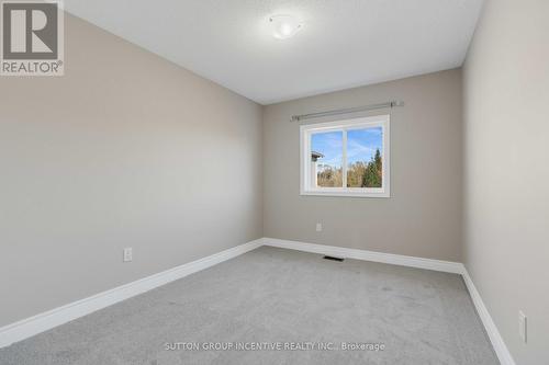 47 Little Ryan'S Way, Bracebridge, ON - Indoor Photo Showing Other Room