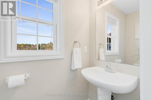 47 Little Ryan'S Way, Bracebridge, ON - Indoor Photo Showing Bathroom