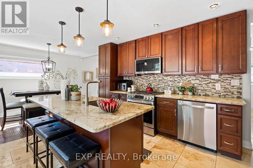 17 Battlefield Drive, Hamilton, ON - Indoor Photo Showing Kitchen With Stainless Steel Kitchen With Upgraded Kitchen