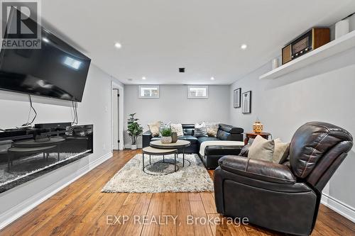 17 Battlefield Drive, Hamilton, ON - Indoor Photo Showing Other Room