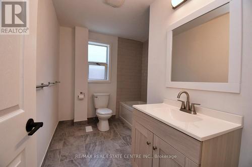 14 Graham Avenue S, Hamilton, ON - Indoor Photo Showing Bathroom