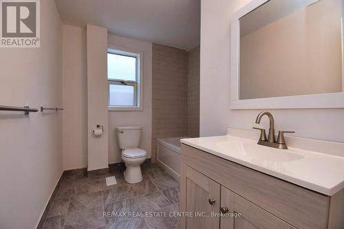 14 Graham Avenue S, Hamilton, ON - Indoor Photo Showing Bathroom