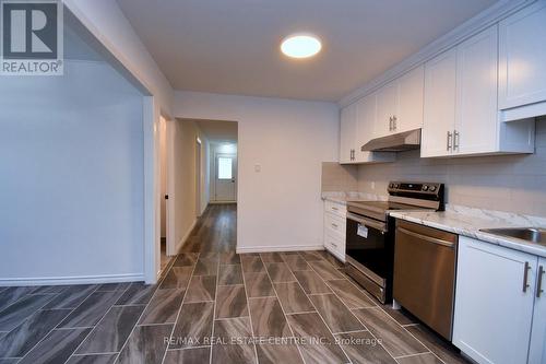 14 Graham Avenue S, Hamilton, ON - Indoor Photo Showing Kitchen