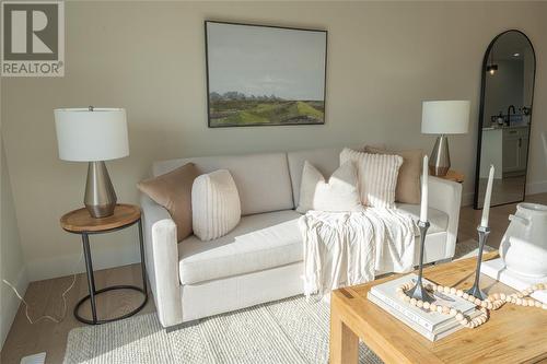 627 Anise Lane, Sarnia, ON - Indoor Photo Showing Living Room