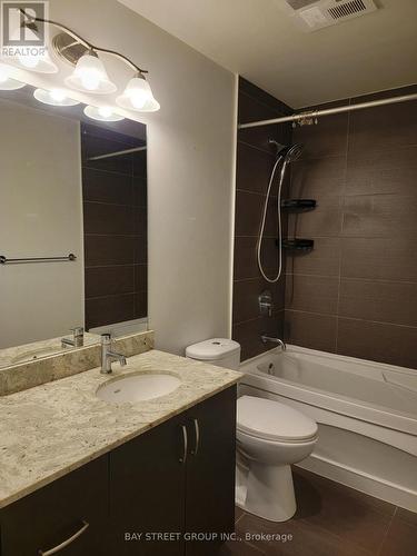 515 - 7608 Yonge Street, Vaughan, ON - Indoor Photo Showing Bathroom