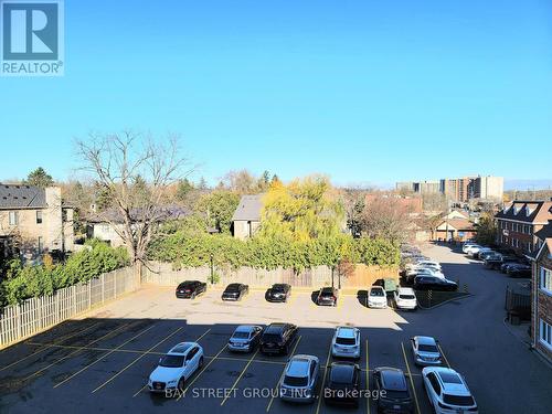 515 - 7608 Yonge Street, Vaughan, ON - Outdoor