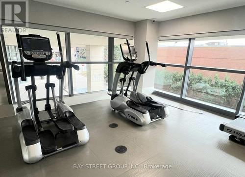 515 - 7608 Yonge Street, Vaughan, ON - Indoor Photo Showing Gym Room