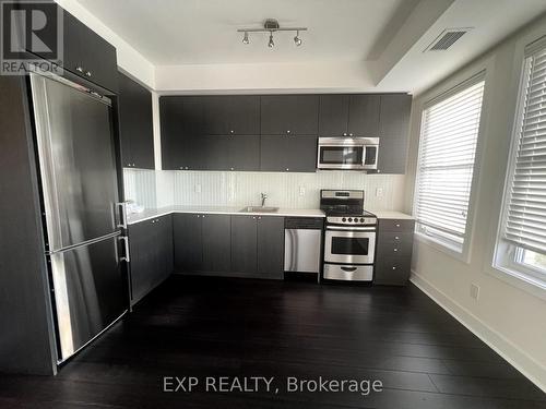 Ph22 - 28 Prince Regent Street, Markham, ON - Indoor Photo Showing Kitchen With Stainless Steel Kitchen With Upgraded Kitchen