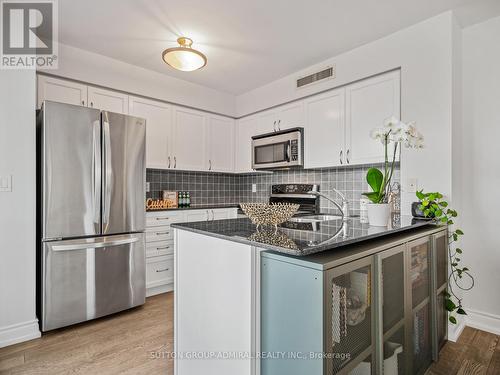 805 - 7 North Park Road, Vaughan, ON - Indoor Photo Showing Kitchen With Upgraded Kitchen