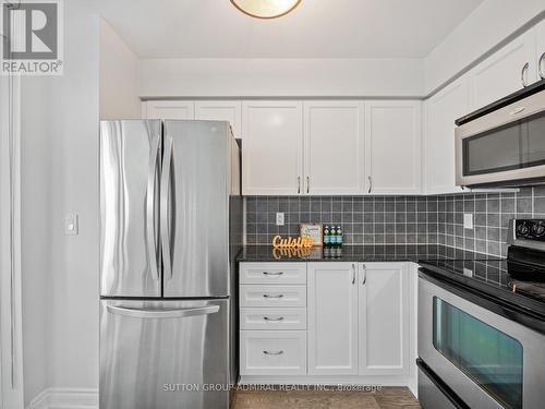 805 - 7 North Park Road, Vaughan, ON - Indoor Photo Showing Kitchen With Upgraded Kitchen