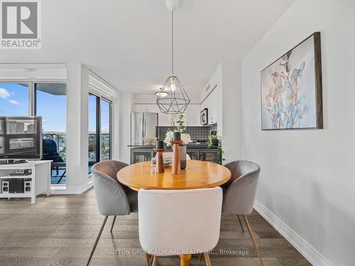 805 - 7 North Park Road, Vaughan, ON - Indoor Photo Showing Dining Room