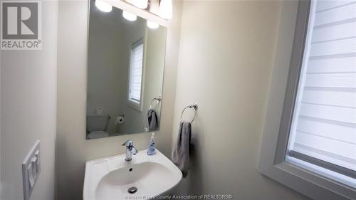 4296 Hope Court, Windsor, ON - Indoor Photo Showing Bathroom