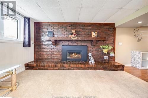 3950 Myrtle Avenue, Windsor, ON - Indoor Photo Showing Living Room With Fireplace