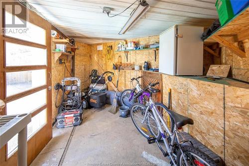 3950 Myrtle Avenue, Windsor, ON - Indoor Photo Showing Garage