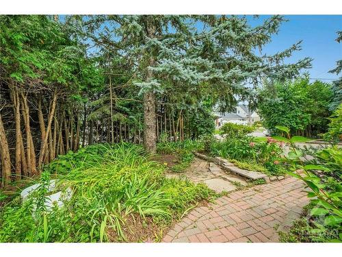 1133 Normandy Crescent, Ottawa, ON 