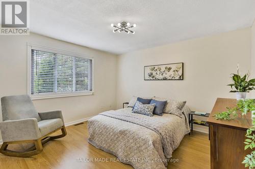 10 Shelbourne Court, Brampton, ON - Indoor Photo Showing Bedroom