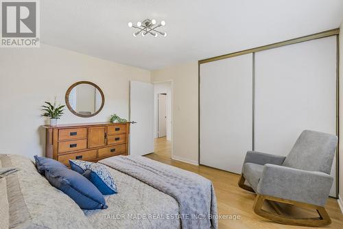 10 Shelbourne Court, Brampton, ON - Indoor Photo Showing Bedroom