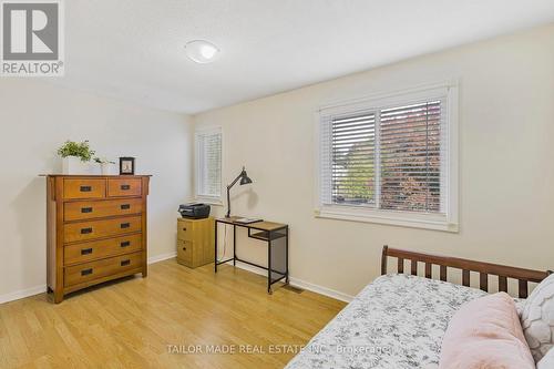 10 Shelbourne Court, Brampton, ON - Indoor Photo Showing Bedroom