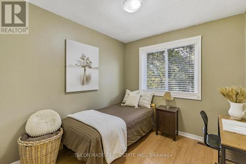 10 Shelbourne Court, Brampton, ON - Indoor Photo Showing Bedroom