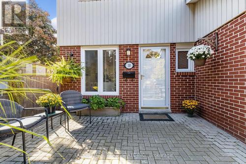 10 Shelbourne Court, Brampton, ON - Outdoor With Deck Patio Veranda With Exterior