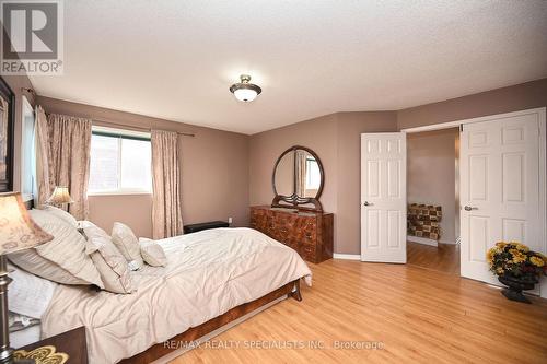 5421 Kinglet Avenue, Mississauga, ON - Indoor Photo Showing Bedroom