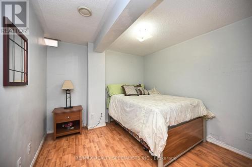 5421 Kinglet Avenue, Mississauga, ON - Indoor Photo Showing Bedroom