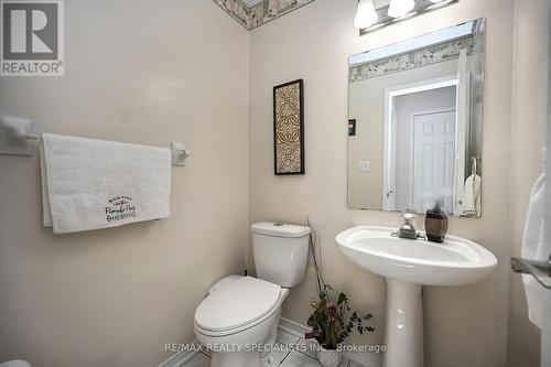 5421 Kinglet Avenue, Mississauga, ON - Indoor Photo Showing Bathroom