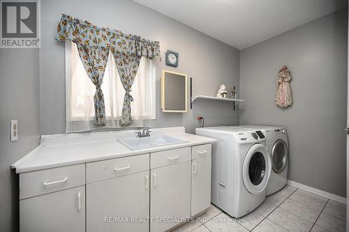 5421 Kinglet Avenue, Mississauga, ON - Indoor Photo Showing Laundry Room