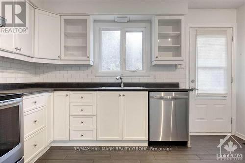 642 Gaines Drive, Ottawa, ON - Indoor Photo Showing Kitchen