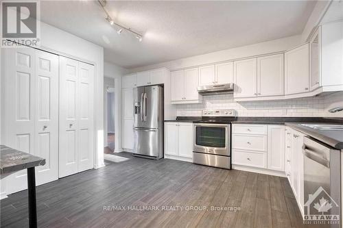 642 Gaines Drive, Ottawa, ON - Indoor Photo Showing Kitchen