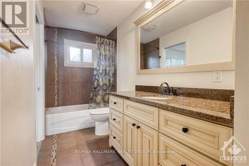 642 Gaines Drive, Ottawa, ON - Indoor Photo Showing Bathroom