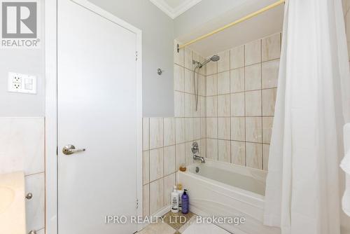 404 Claircrest Avenue, Mississauga, ON - Indoor Photo Showing Bathroom