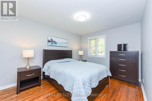 404 Claircrest Avenue, Mississauga, ON - Indoor Photo Showing Bedroom