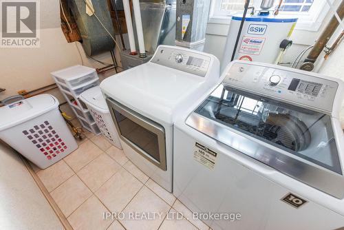 404 Claircrest Avenue, Mississauga, ON - Indoor Photo Showing Laundry Room