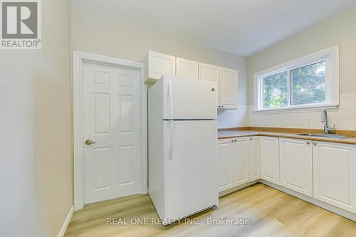 86 Queen Street, Brantford, ON - Indoor Photo Showing Kitchen