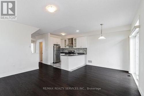 1 Snowhill Lane, Brampton, ON - Indoor Photo Showing Kitchen