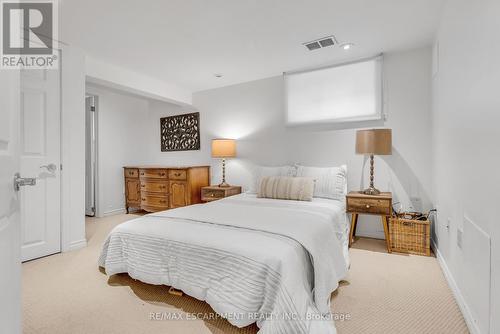 365 Delaware Avenue, Burlington, ON - Indoor Photo Showing Bedroom