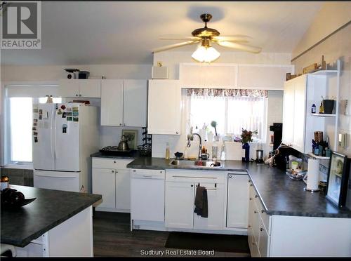 5008 Long Lake Road, Greater Sudbury, ON - Indoor Photo Showing Kitchen